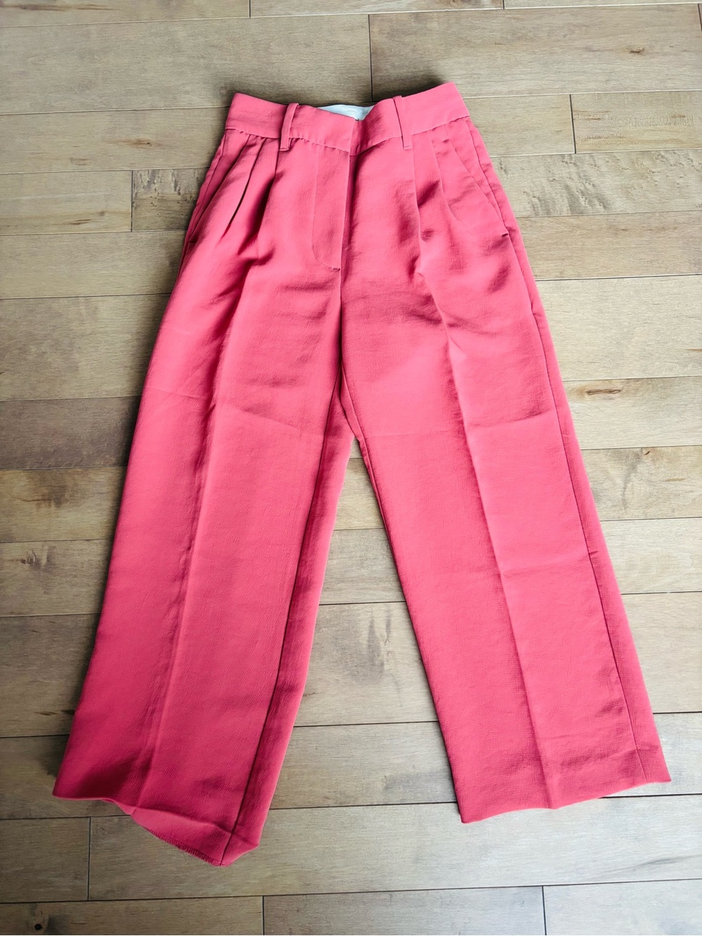 Aritzia effortless cropped pants Leg in Coral Pink